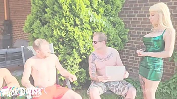 Extreme Food Porn Kyra Sex Makes Spew C0cktail 3on1 Dap, Ass