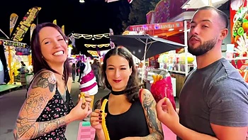 Sienna discovers voyeurism with Pam... - Jacquie et Michel TV