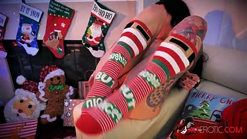 J3n3v3v3 H3xxx, L4ur3n Ph1ll1ps