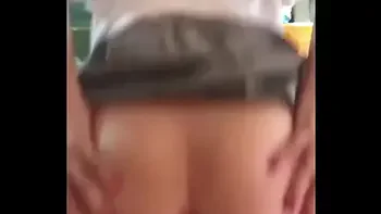 ALUMNA de Mexico COGIENDO a SENTONES Con su PROFESOR, Se LEVANTA la FALDA y Saca un HERMOSO CULITO VIRGEN ! ESTUDIANTE Mexicana le PIDE AYUDA a su PROFE para Sacar BUENAS CALIFICACIONES a Cambio de FOLLAR y DEJARSE GRABAR !