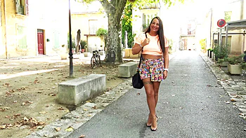 Mila, 34, comes to live her experiences in the South ... - Jacquie et Michel TV