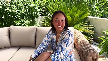 Ariana, 22, caregiver in Toulouse! - Jacquie et Michel TV