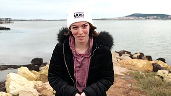 Rose is blowing out two big candles for her 20th birthday! - Jacquie et Michel TV