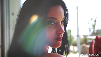 Red Lily never says no... - Jacquie et Michel TV