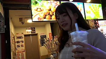 【神乳降臨祭！！！】爆乳美女から繰り出されるおち●ぽを突くたびに揺れる乳が堪らない！？バックで下からの眺めも絶景です！！ 【初撮り】ネットでAV応募→AV体験撮影 2463