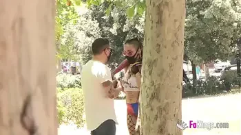 Cosplayer accepts the challenge and seduces random dudes in the street