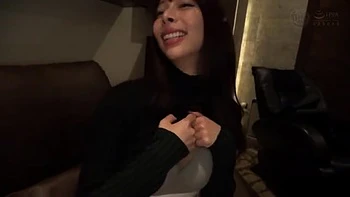 クールな美人女子大生と交渉成立後のハメ撮りエッチでスケベ度アップ