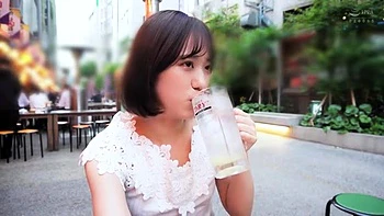 清楚な美女がキスから始まるエッチで乳首愛撫とバイブ責めで感度高まる