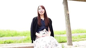 小顔のスレンダー美人妻が乳首愛撫とクンニで艶やかに吐息乱れる