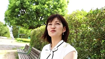 ハニカミ笑顔が素敵な清楚な美人妻が久しぶりのセックスで快感没頭