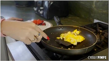 Cheating Milf Venus Valencia Seduces Her Boyfriends Roommate And His Bbc