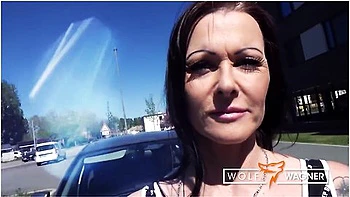 Julia Exclusiv Enjoys His Warm Milk After Fuck Casting