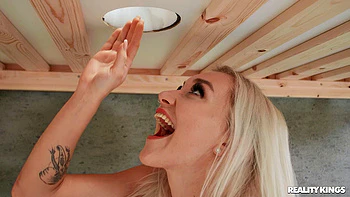 eSe Your Glory Hole, Raise Pussy