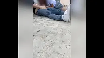 Colegiala se la CHUPA Rápido en la Azotea! Estudiantes Mexicanos Cogiendo a Escondidas!