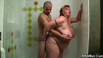 Washing the fattie who washed his car: Blowjob, Amateur  Cowgirl Porn