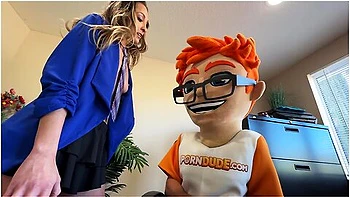 Milf Alexis James Reveals Her Financial Plan: Sucking And Fucking Big Dick Stocks!