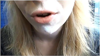 Meine Freundin Macht Ihren Ersten Spermawalk Mitten Im Zug