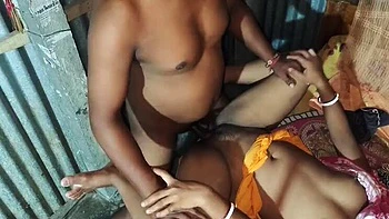 Desi Bhabhi Big Ass Doggy Style Fucking - Indian Housewife Sex HD