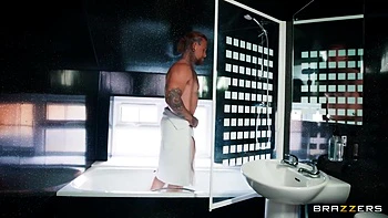 Lola Bratzs Sneaky Fuck With Danny Ds Big Fat Cock