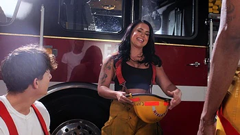 Eva Angelina gets her asshole gapped by horny babes