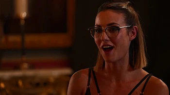 Sally, 18, language student in Lyon! - Jacquie et Michel TV