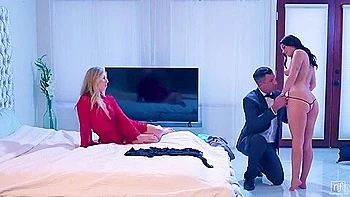 Ready For Bed Cheerleader Kait, Gal Richie & Richard Glaze Watch Full Hd - Gal Ritchie