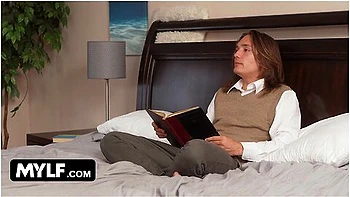 For Stepmothers Day, The Magic Mirror Demands Virgin Cum! With Jessica Ryan