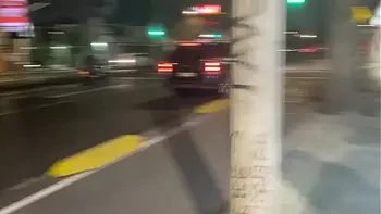 Se fue de pinta y se masturba en la calle hasta lograr un squirting