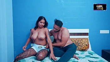 Horny Bhabhi masturbate her pussy and looking for sexual satisfaction