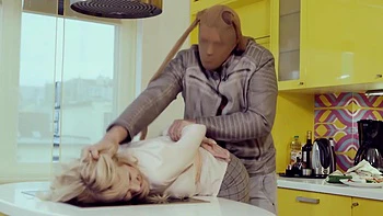 Maya gets caught on the hood of the car! - Jacquie et Michel TV