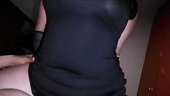 elle grimpe son mec juste vetue d un body