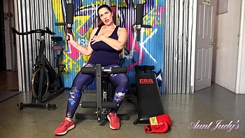 Josephine Masturbates at the Gym