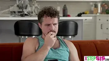 Teen BBFs Lulu Chu and Xxlayna Marie have dick doctor questions for