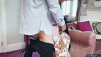 Payton Preslee And Kelly Madison - Rough Sex For Juicy Payton And Creampie