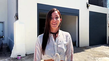 Alice is loose! - Jacquie et Michel TV