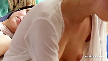 Squirting Workshop Of Three - Three Hot Students 18+ Learn To Squirt With Instructor Lindsey