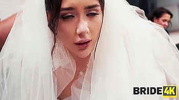 This Brides Natural Body Turned Everyone On