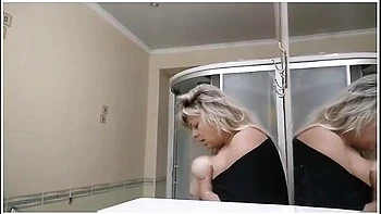 Stepmommy Wekends Come Bored She Go Show Big Boobs On Skype With Stepson