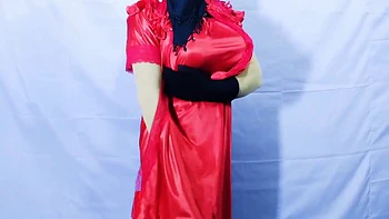 Bangladeshi Beautiful Hot Housewife Having Sex And Dancing Inside The Room