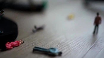 Giantess Steps On Little People