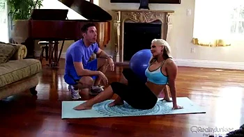 Workout fun: Blowjob, Doggy  Cowgirl Porn