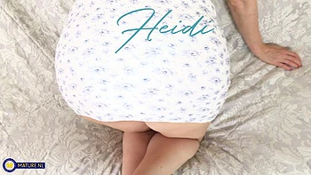 Heidi Is A 45 Year Old Milf That Loves To Masturbate Her Hairy Pussy