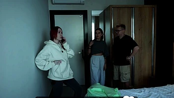 Stepmom ends up getting dicked in bed