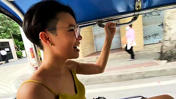 Skinny Thai girl with glasses loves sex