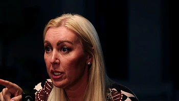 VIXEN BFFs Vixi   Melanie Share A Cock