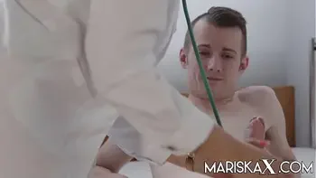 MARISKAX Hot MILF Dacada gets spit roasted