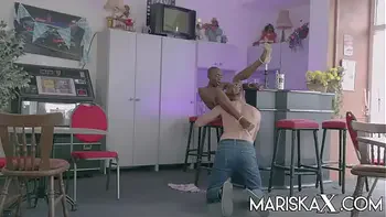 MARISKAX Zaawaadi gets nailed while visiting a cafe