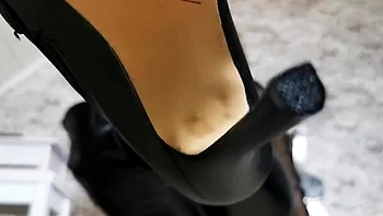 Overknees For Cuckold