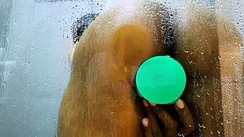 Big ass Thai MILF screams with hard fuck