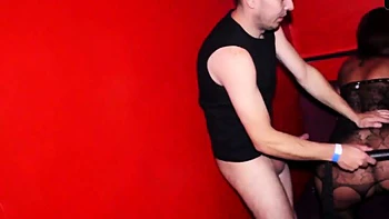 Melissa Devassa, uma ruiva fogosa, em cenas xxx de sexo e